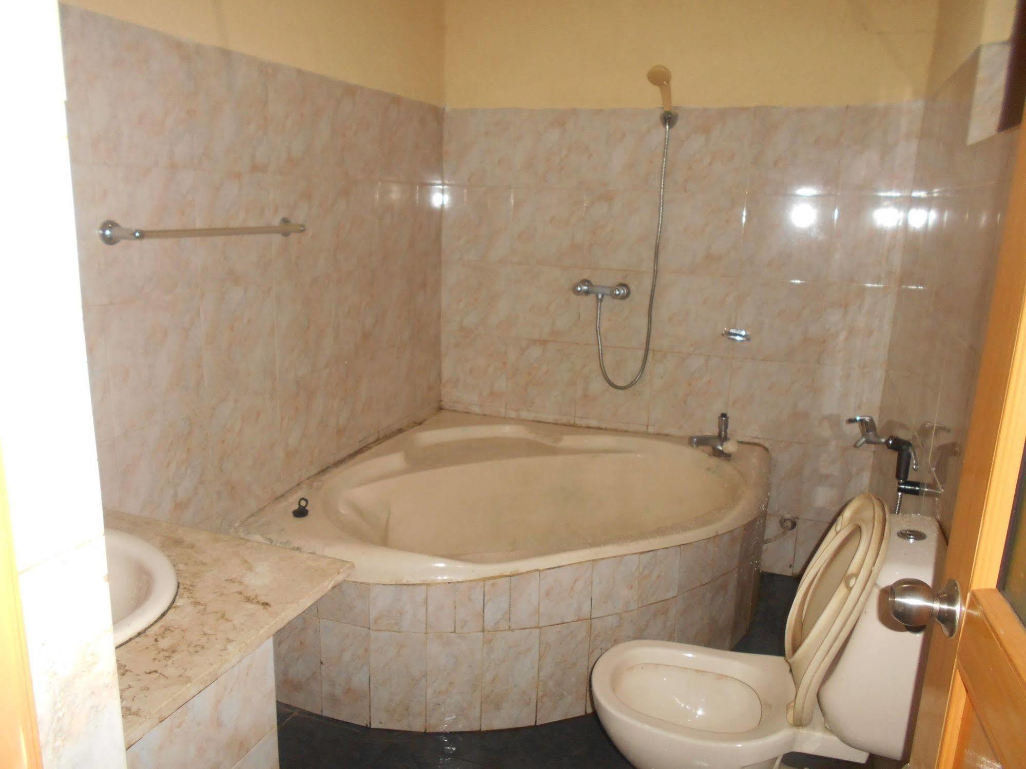 Sapphire Holiday Resort Ratnapura Ngoại thất bức ảnh