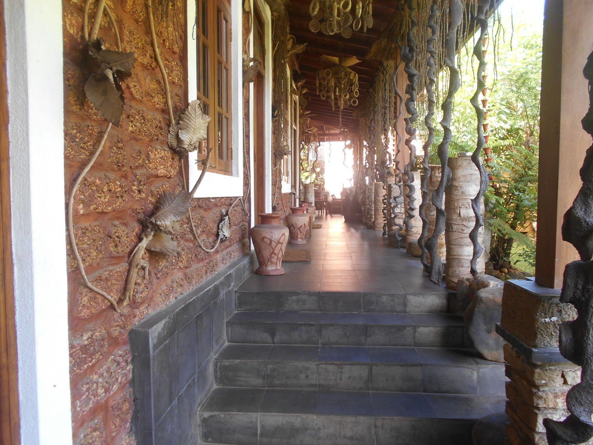 Sapphire Holiday Resort Ratnapura Ngoại thất bức ảnh